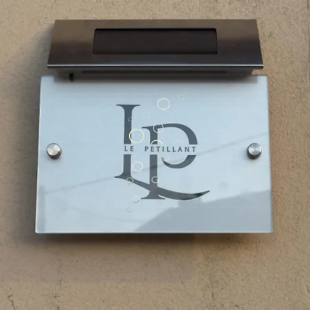 Le Petillant Apartment *